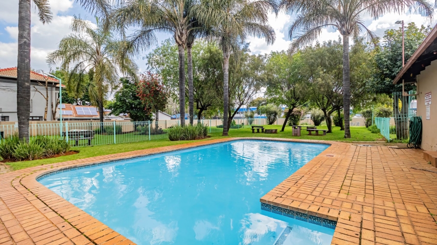 2 Bedroom Property for Sale in Lakefield Gauteng