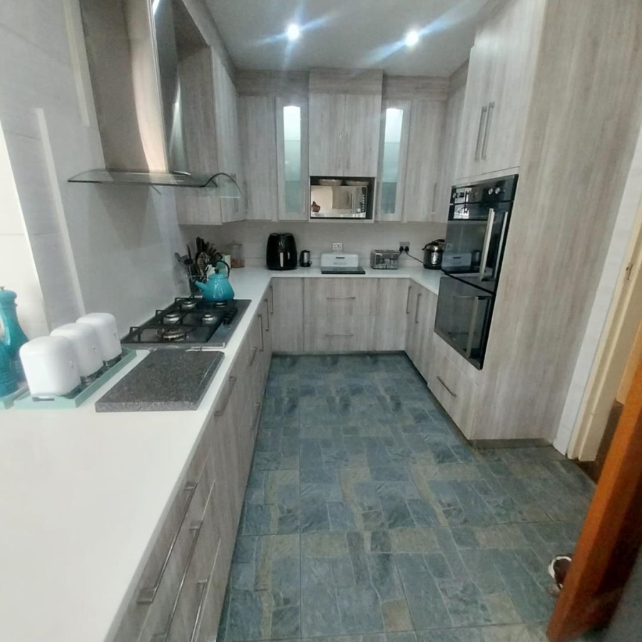 4 Bedroom Property for Sale in Randhart Gauteng