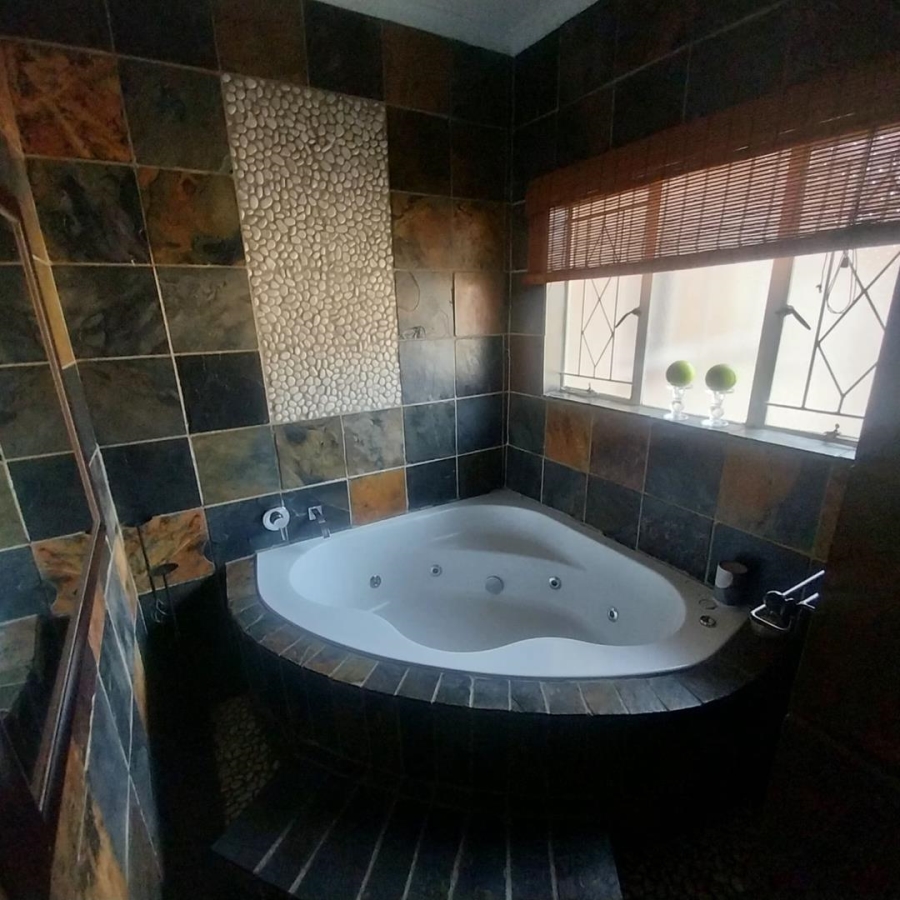 4 Bedroom Property for Sale in Randhart Gauteng