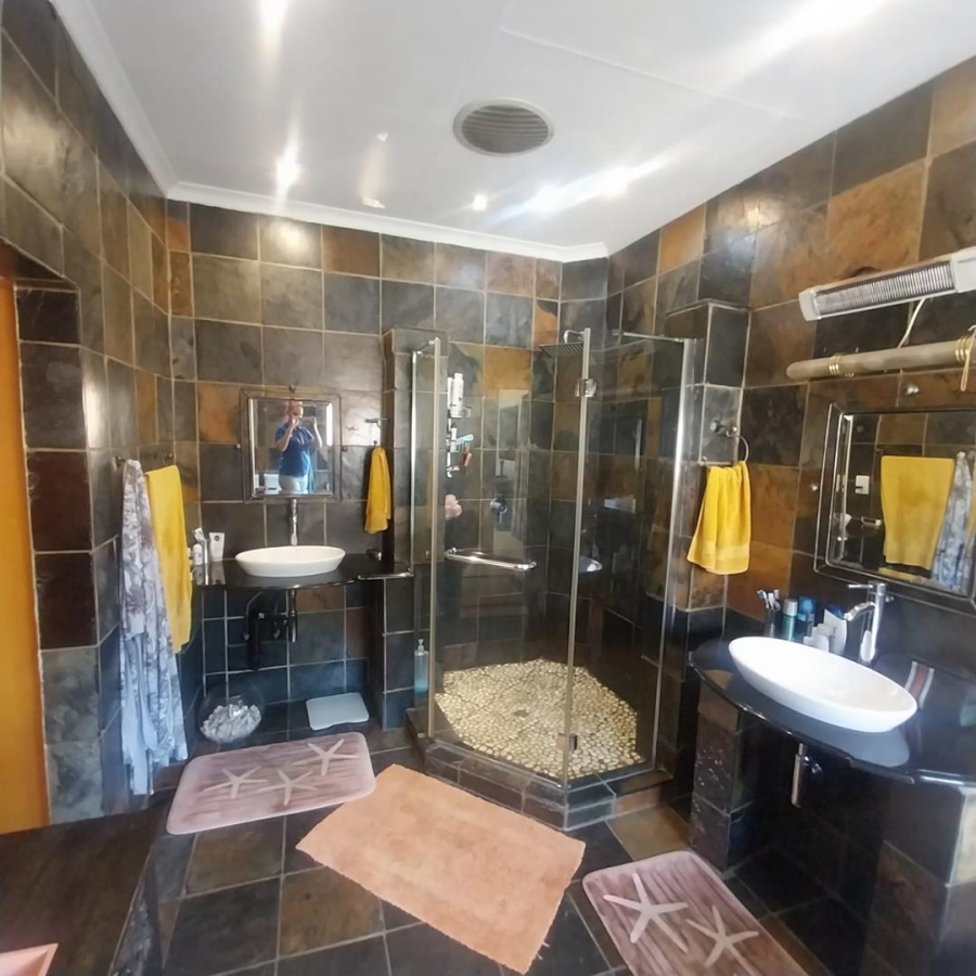 4 Bedroom Property for Sale in Randhart Gauteng