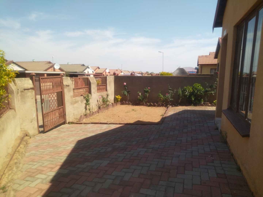 To Let 2 Bedroom Property for Rent in Mabopane Gauteng