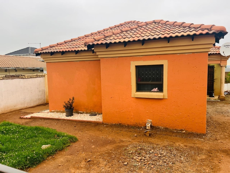 To Let 3 Bedroom Property for Rent in Protea North Gauteng