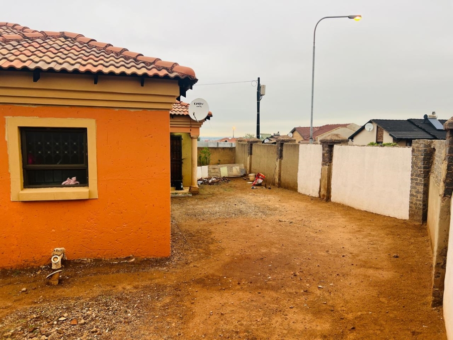 To Let 3 Bedroom Property for Rent in Protea North Gauteng