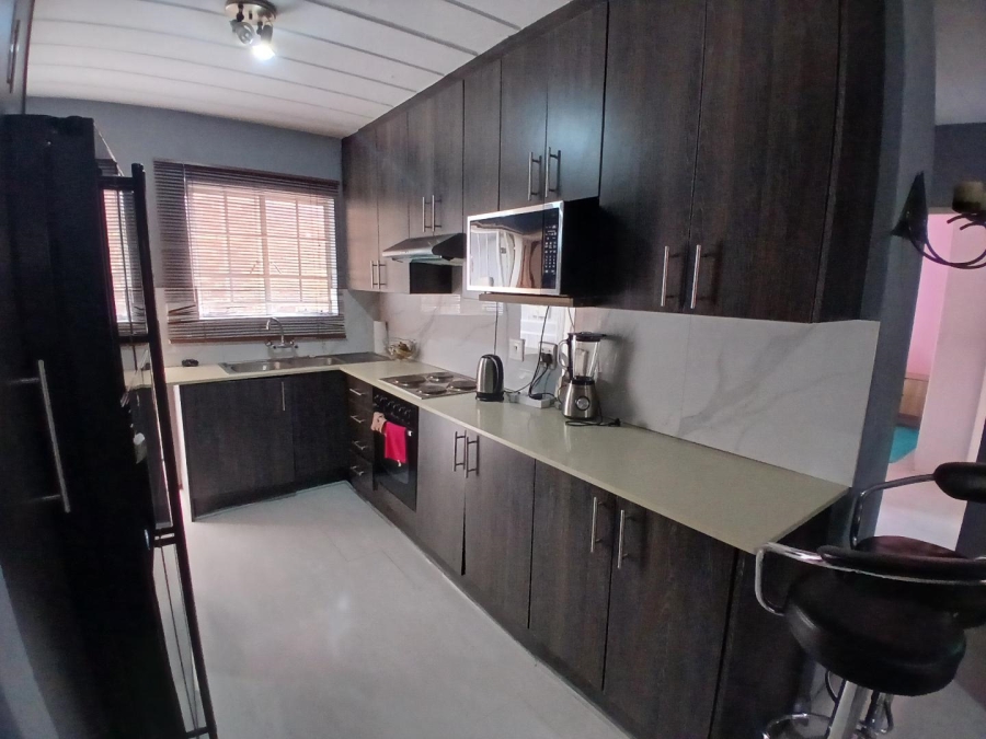 To Let 2 Bedroom Property for Rent in Noordwyk Gauteng
