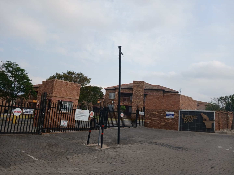 To Let 2 Bedroom Property for Rent in Noordwyk Gauteng