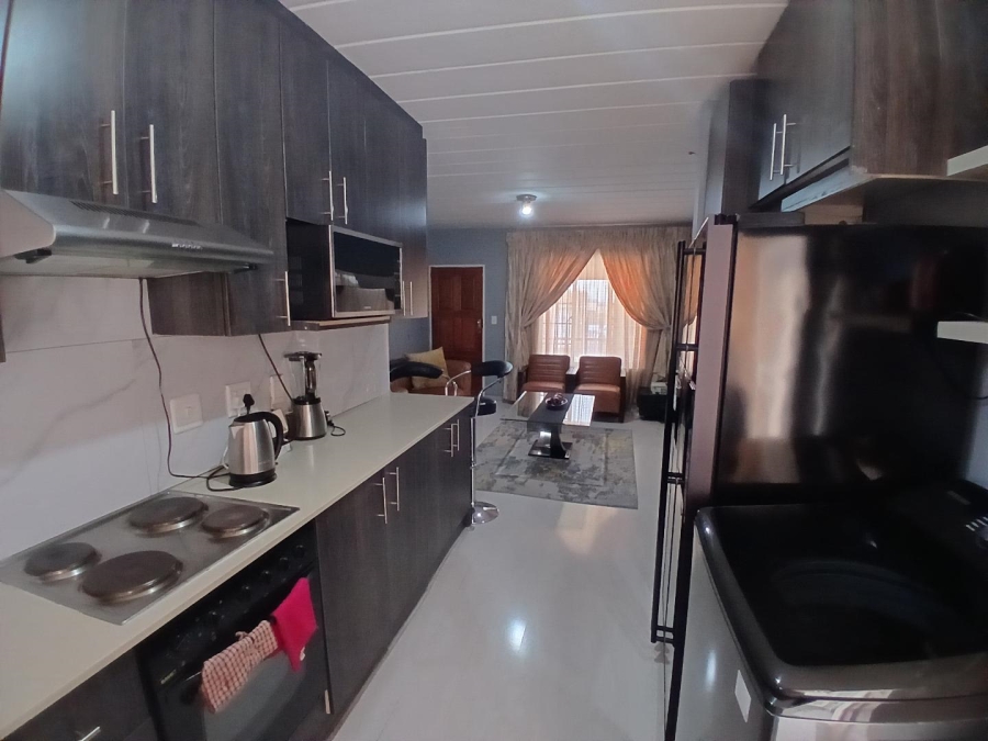 To Let 2 Bedroom Property for Rent in Noordwyk Gauteng
