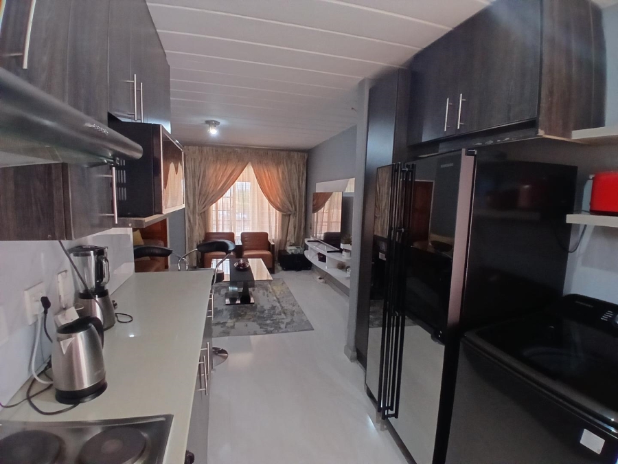 To Let 2 Bedroom Property for Rent in Noordwyk Gauteng