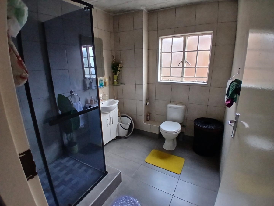 To Let 2 Bedroom Property for Rent in Noordwyk Gauteng
