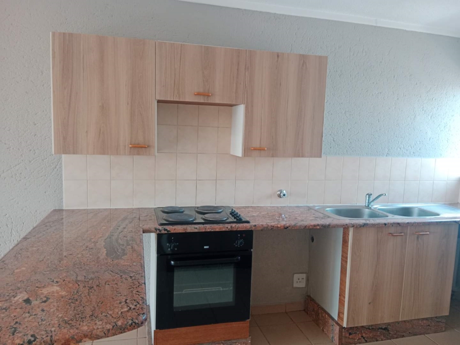 To Let 2 Bedroom Property for Rent in Dowerglen Gauteng