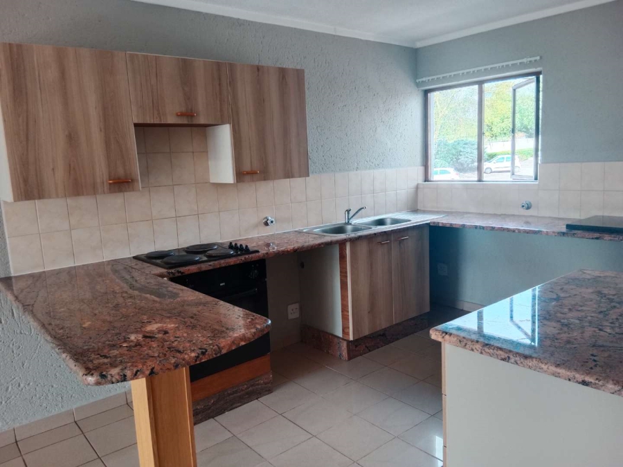 To Let 2 Bedroom Property for Rent in Dowerglen Gauteng