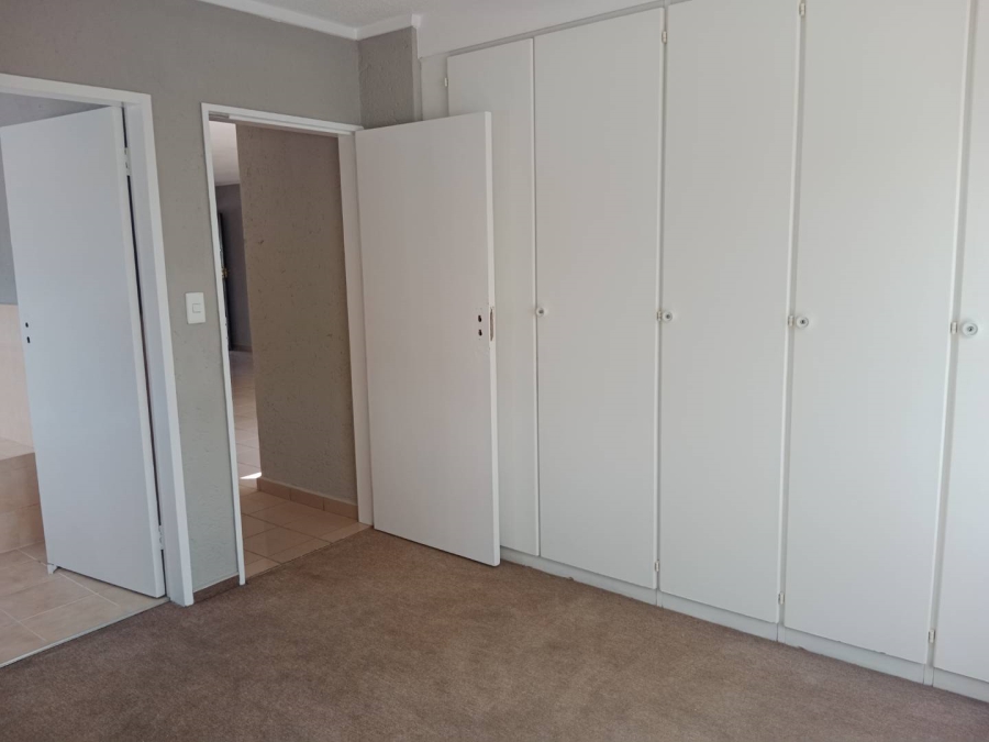 To Let 2 Bedroom Property for Rent in Dowerglen Gauteng