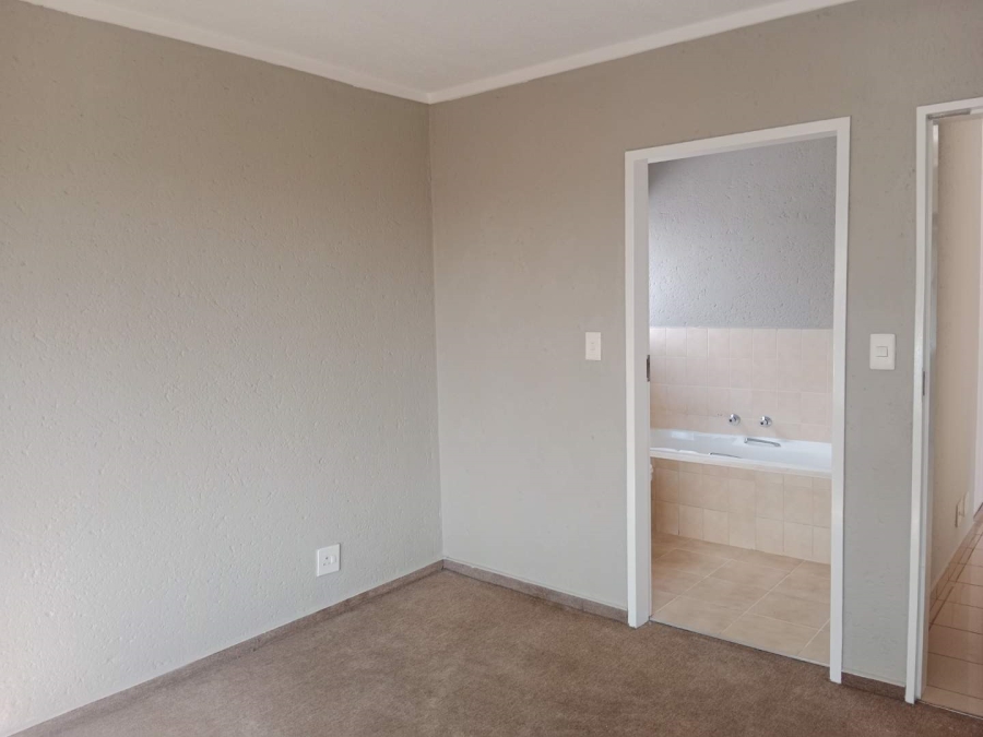 To Let 2 Bedroom Property for Rent in Dowerglen Gauteng