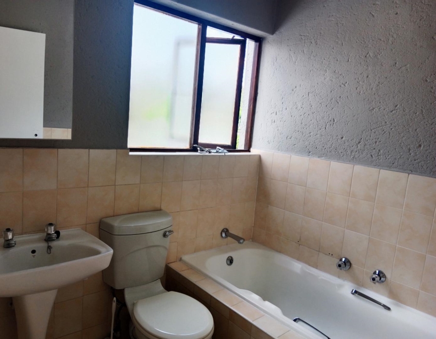 To Let 2 Bedroom Property for Rent in Dowerglen Gauteng