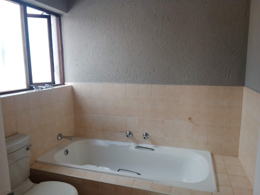 To Let 2 Bedroom Property for Rent in Dowerglen Gauteng