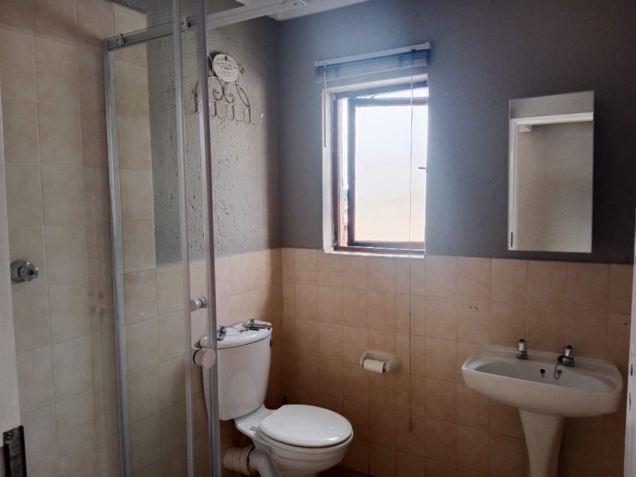 To Let 2 Bedroom Property for Rent in Dowerglen Gauteng