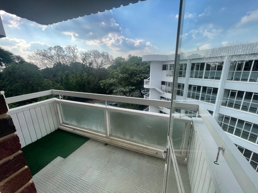 To Let 1 Bedroom Property for Rent in Illovo Gauteng
