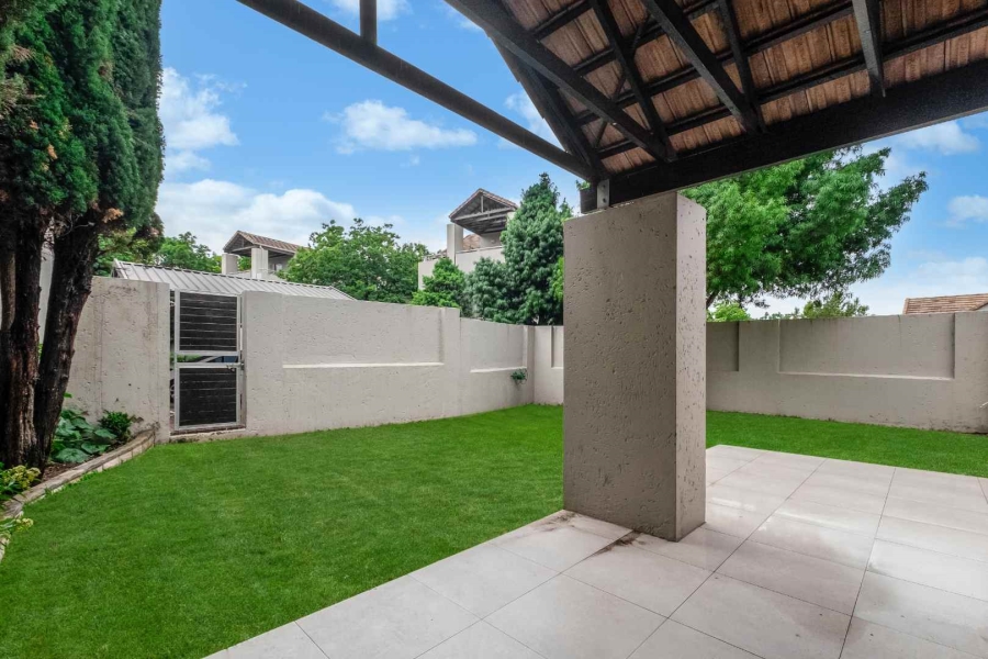 2 Bedroom Property for Sale in Lonehill Gauteng