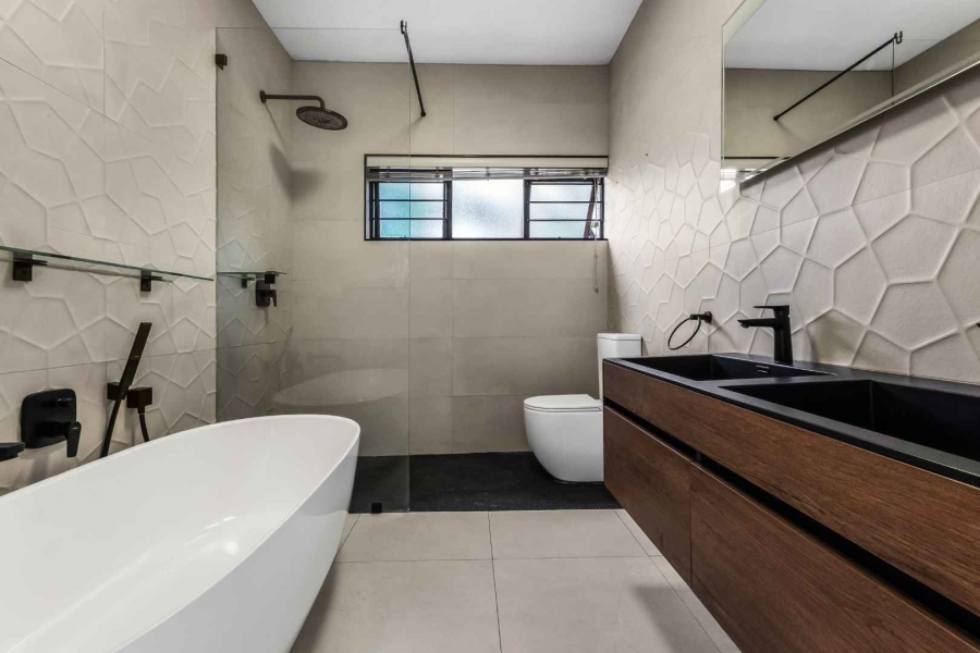 2 Bedroom Property for Sale in Lonehill Gauteng