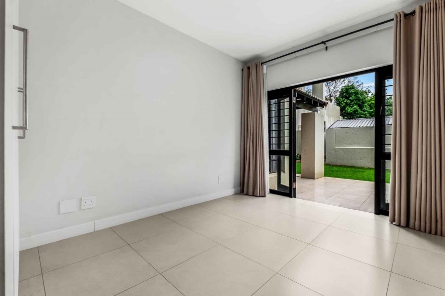 2 Bedroom Property for Sale in Lonehill Gauteng