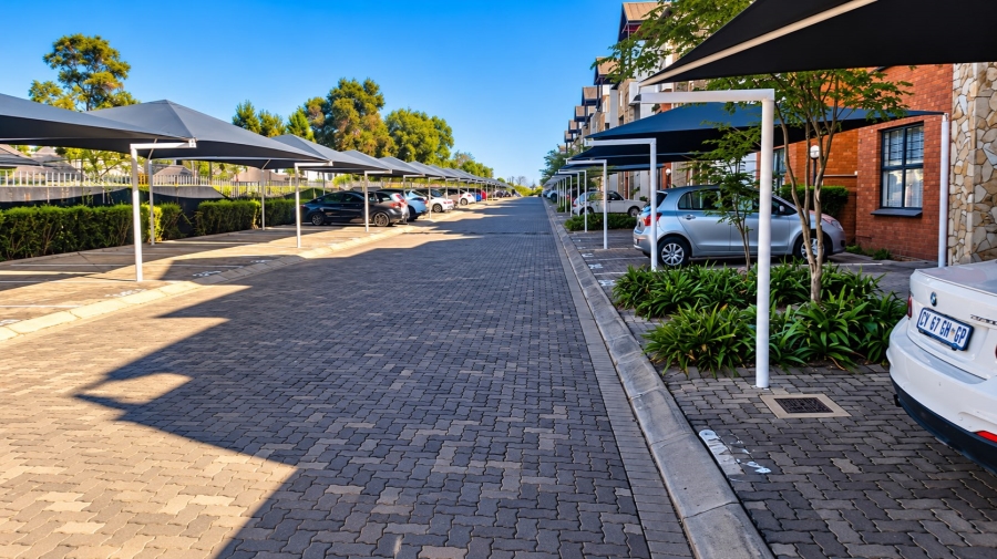 To Let 3 Bedroom Property for Rent in Greenstone Hill Gauteng