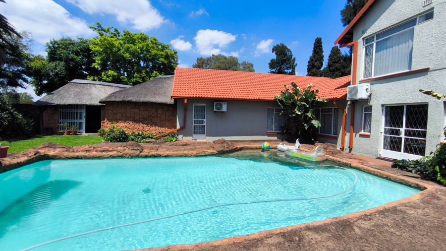 4 Bedroom Property for Sale in Brackendowns Gauteng