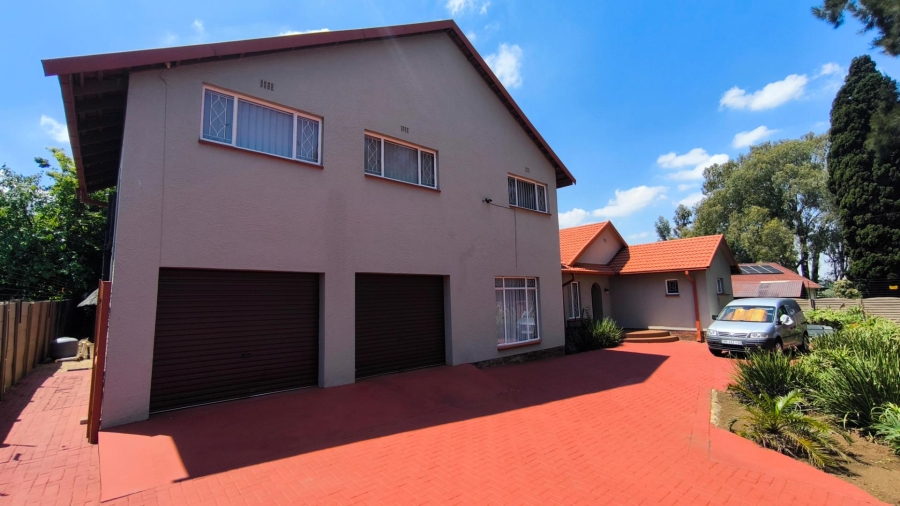 4 Bedroom Property for Sale in Brackendowns Gauteng