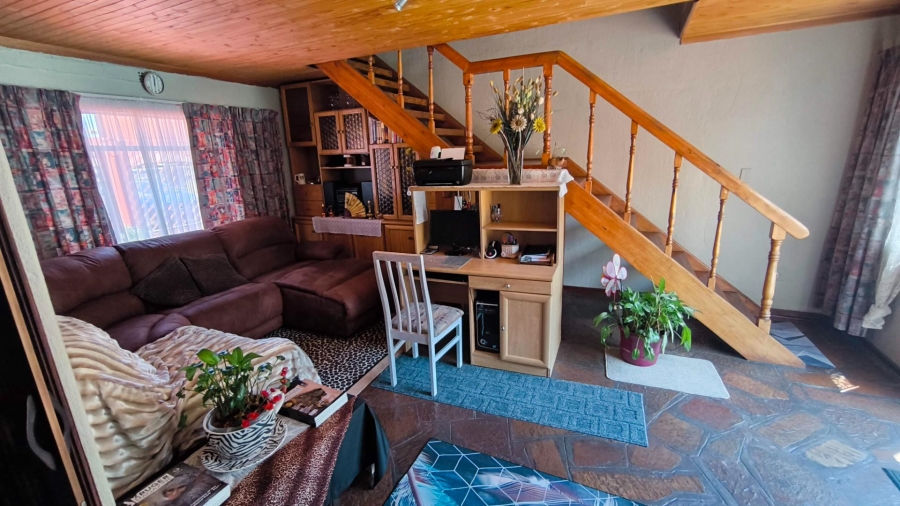 4 Bedroom Property for Sale in Brackendowns Gauteng