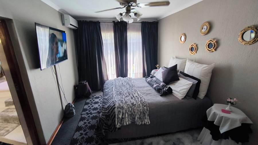 4 Bedroom Property for Sale in Brackendowns Gauteng