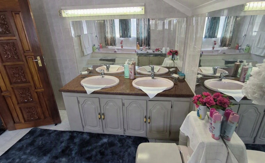 4 Bedroom Property for Sale in Brackendowns Gauteng