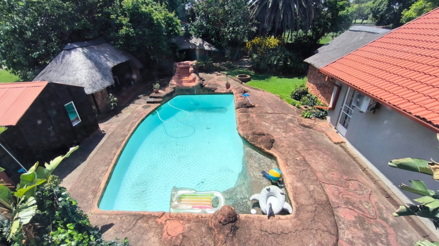 4 Bedroom Property for Sale in Brackendowns Gauteng