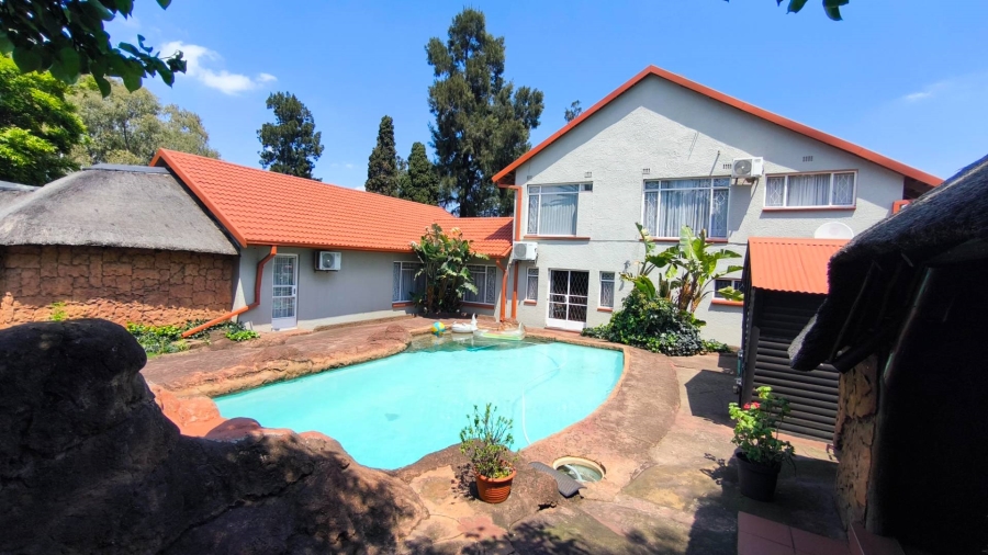 4 Bedroom Property for Sale in Brackendowns Gauteng