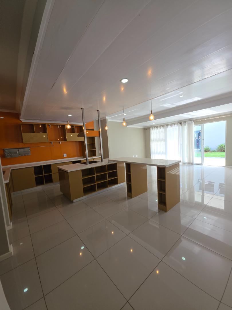 4 Bedroom Property for Sale in Morningside Manor Gauteng