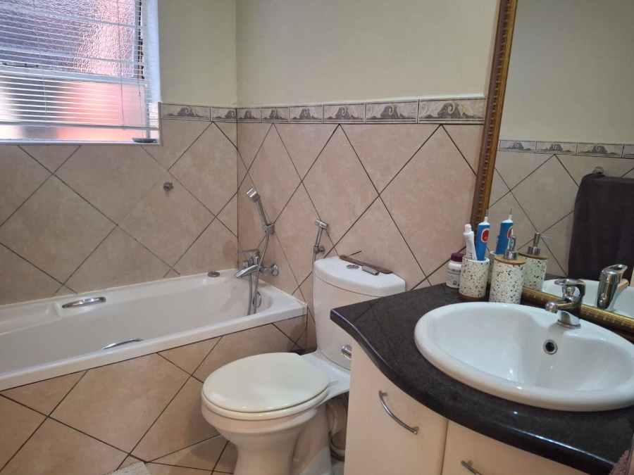 To Let 3 Bedroom Property for Rent in Morningside Gauteng