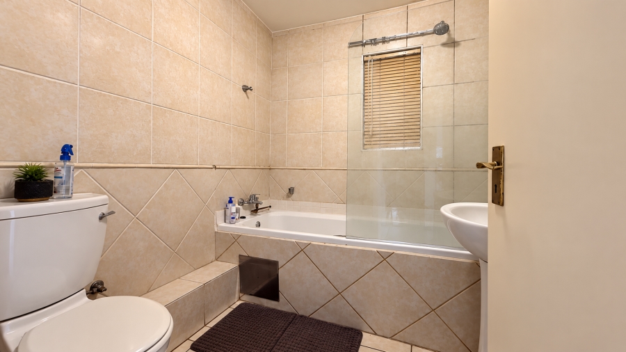 1 Bedroom Property for Sale in Blackheath Gauteng