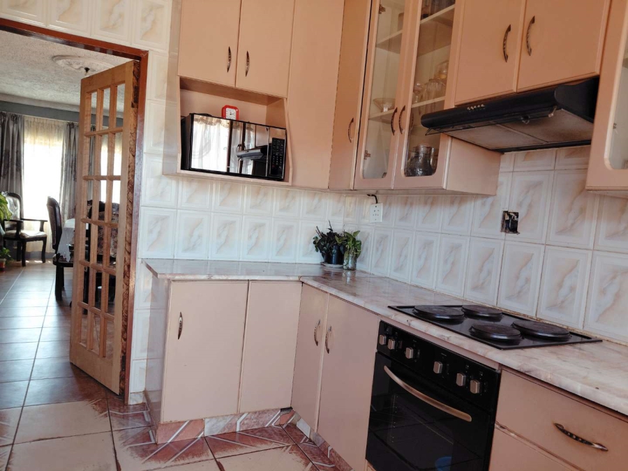 5 Bedroom Property for Sale in Orange Farm Gauteng