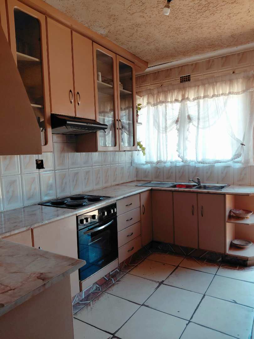 5 Bedroom Property for Sale in Orange Farm Gauteng
