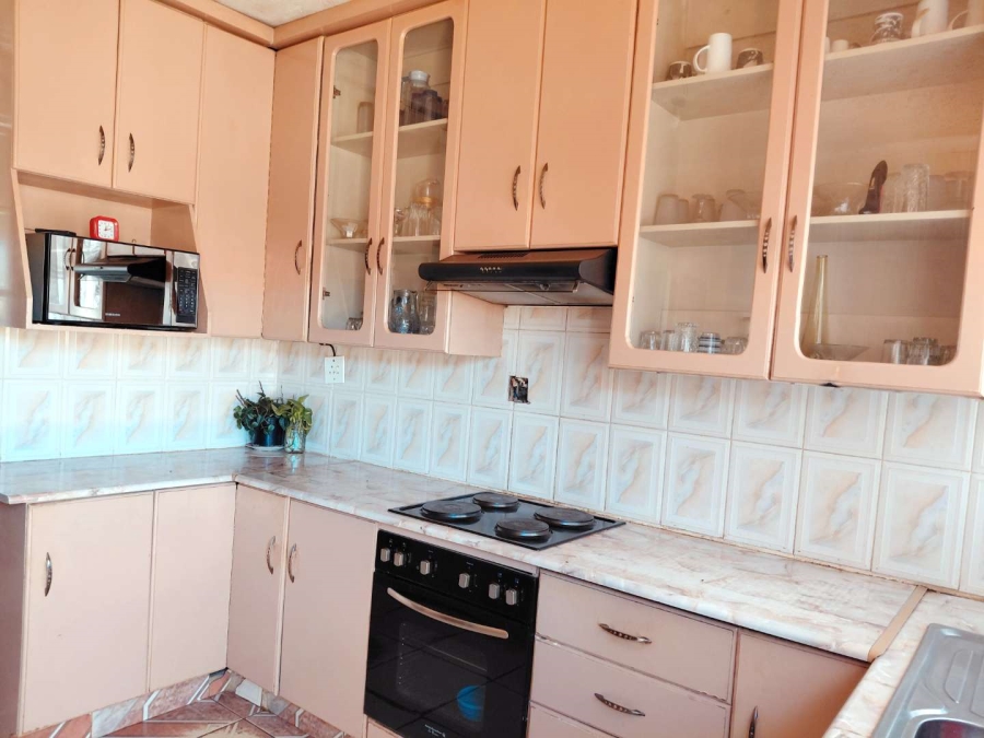 5 Bedroom Property for Sale in Orange Farm Gauteng