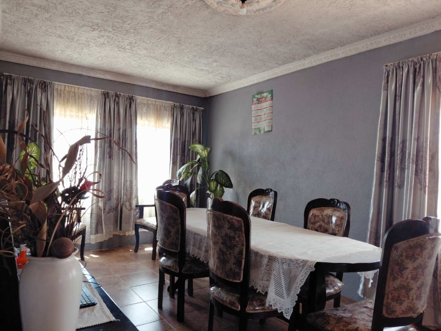 5 Bedroom Property for Sale in Orange Farm Gauteng