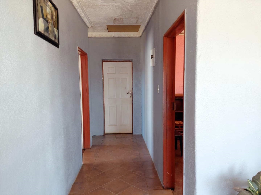 5 Bedroom Property for Sale in Orange Farm Gauteng