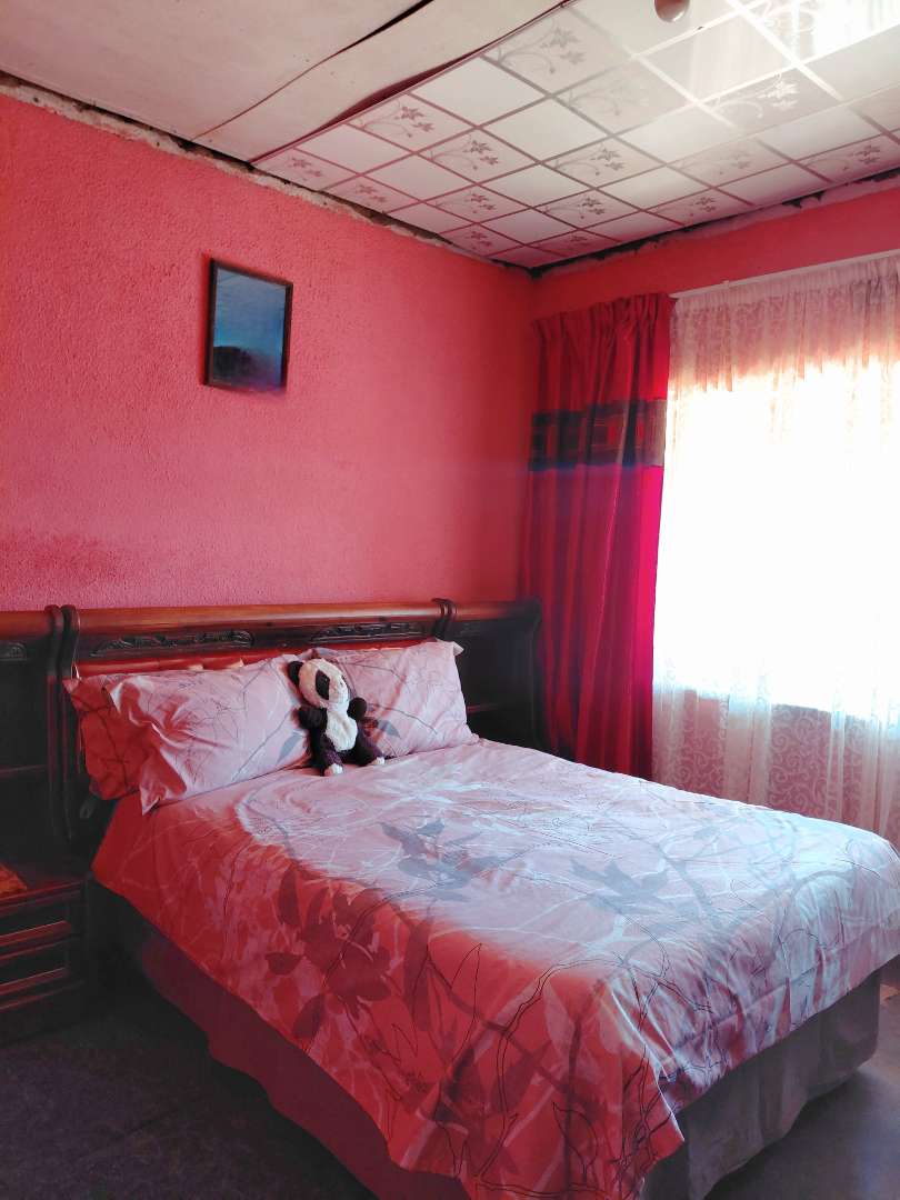 5 Bedroom Property for Sale in Orange Farm Gauteng