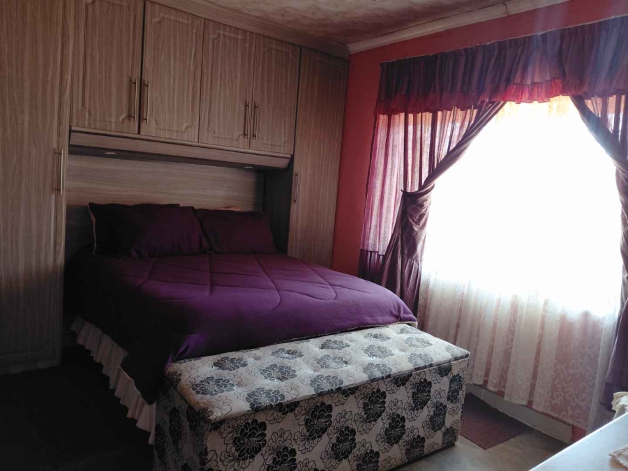 5 Bedroom Property for Sale in Orange Farm Gauteng
