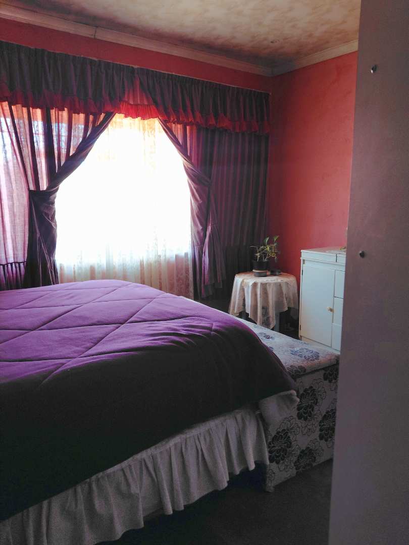 5 Bedroom Property for Sale in Orange Farm Gauteng