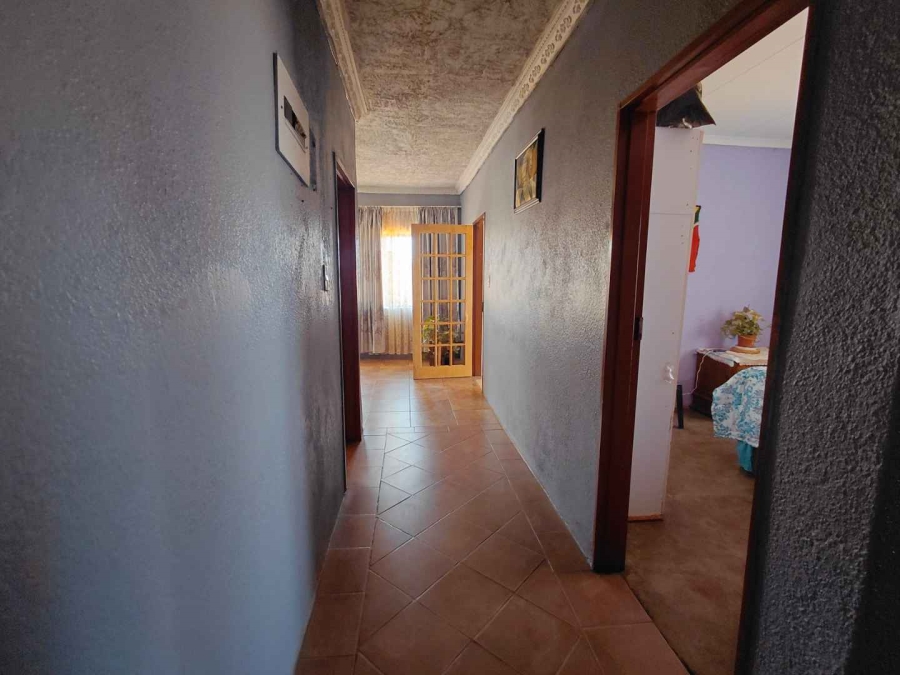 5 Bedroom Property for Sale in Orange Farm Gauteng