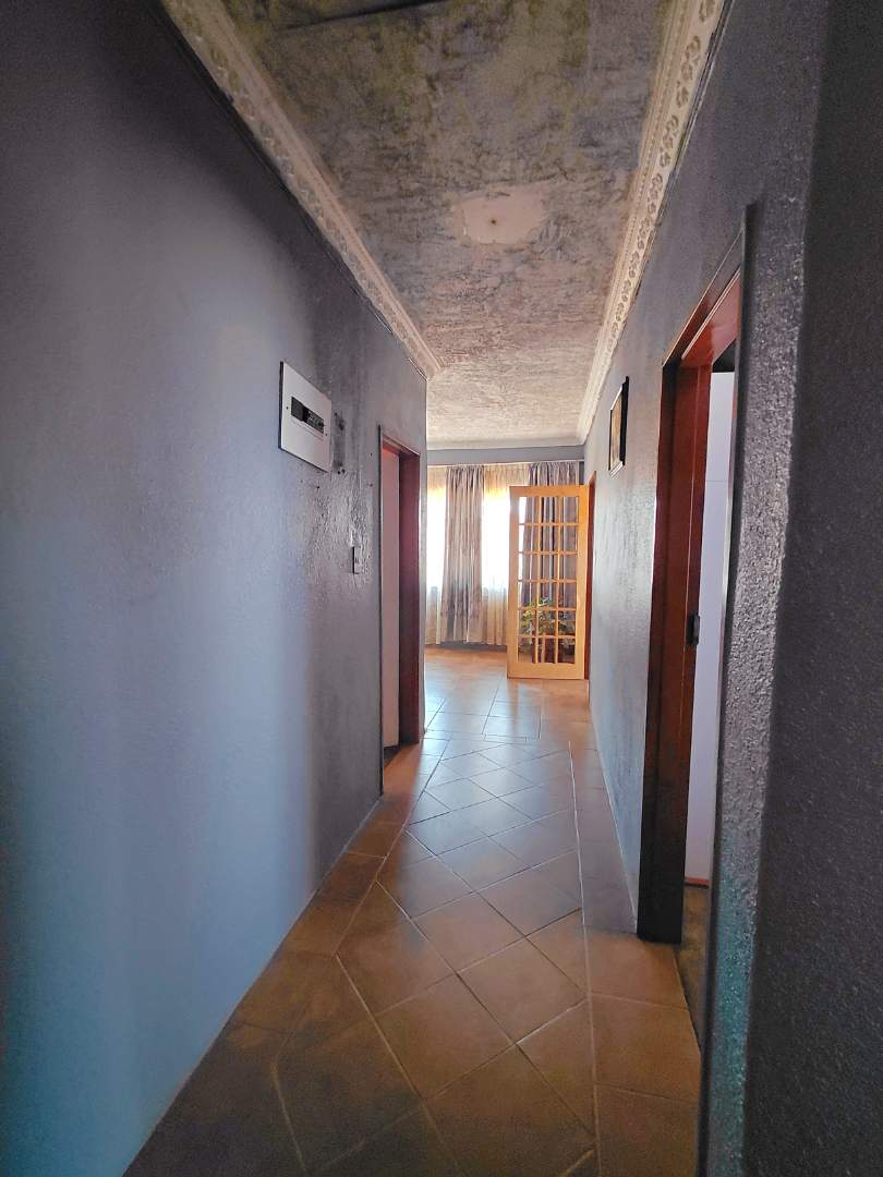 5 Bedroom Property for Sale in Orange Farm Gauteng