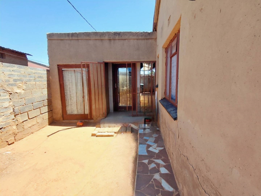 5 Bedroom Property for Sale in Orange Farm Gauteng