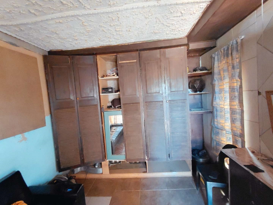 5 Bedroom Property for Sale in Orange Farm Gauteng
