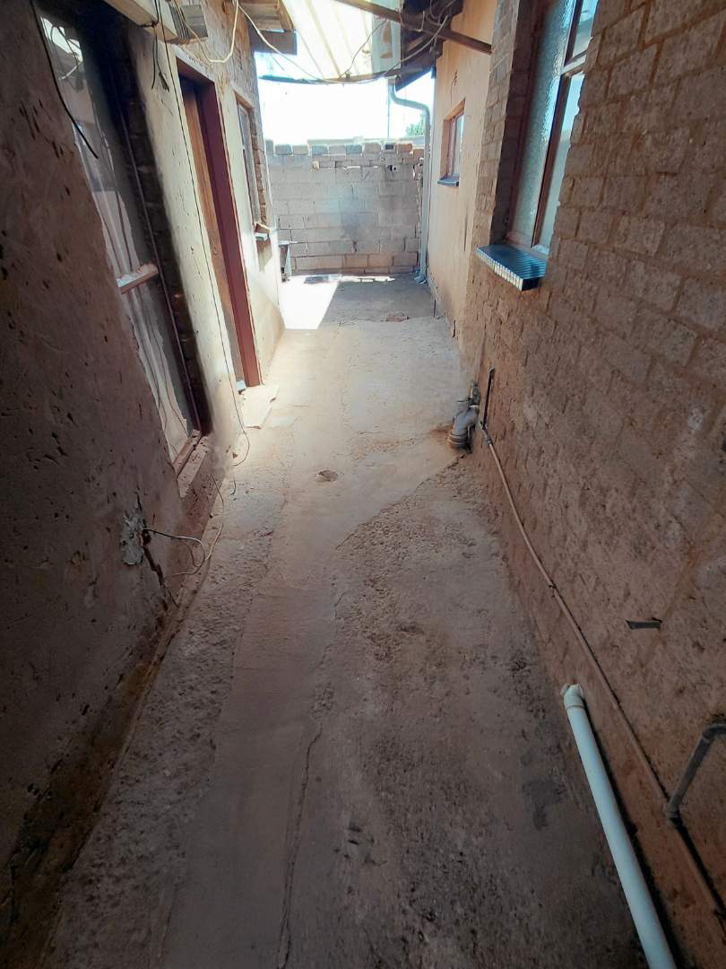 5 Bedroom Property for Sale in Orange Farm Gauteng