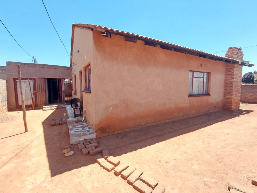 5 Bedroom Property for Sale in Orange Farm Gauteng