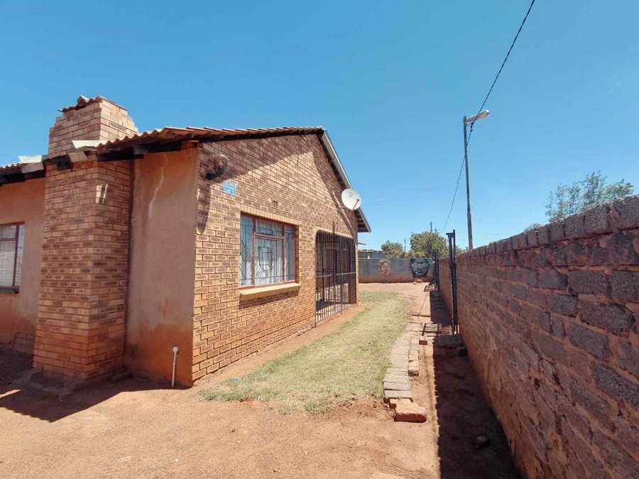 5 Bedroom Property for Sale in Orange Farm Gauteng
