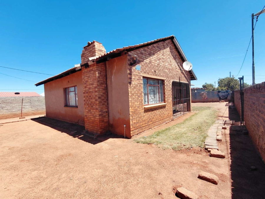 5 Bedroom Property for Sale in Orange Farm Gauteng